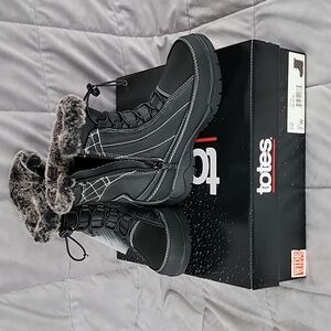 Totes 7Wide Eve women's black waterproof snow boots